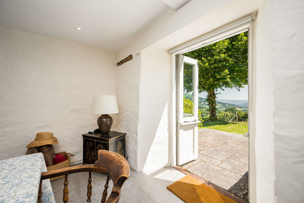 Kitchen / Dining Room View- click for photo gallery
